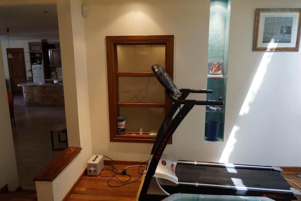 Apartment With A Garden, Bbq, Swimming Pool And Jacuzzi Dráfi Kültér fotó
