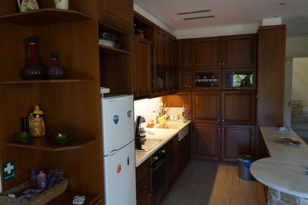 Apartment With A Garden, Bbq, Swimming Pool And Jacuzzi Dráfi Kültér fotó