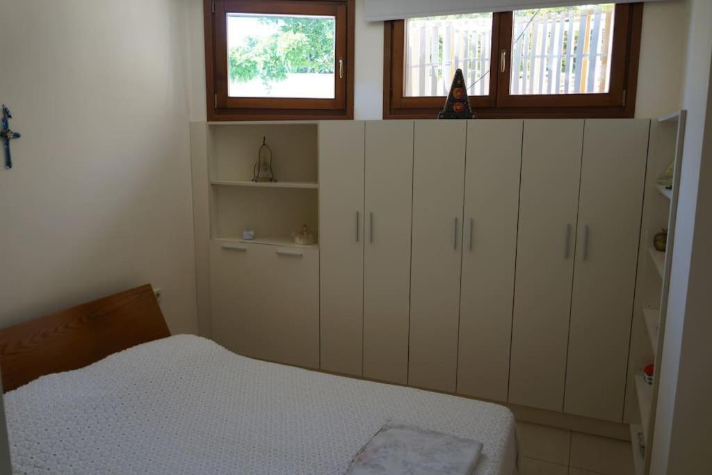 Apartment With A Garden, Bbq, Swimming Pool And Jacuzzi Dráfi Kültér fotó